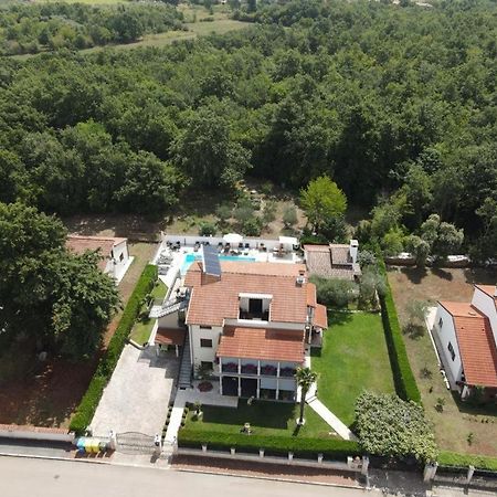 Apartments Pilic Rosini Екстер'єр фото