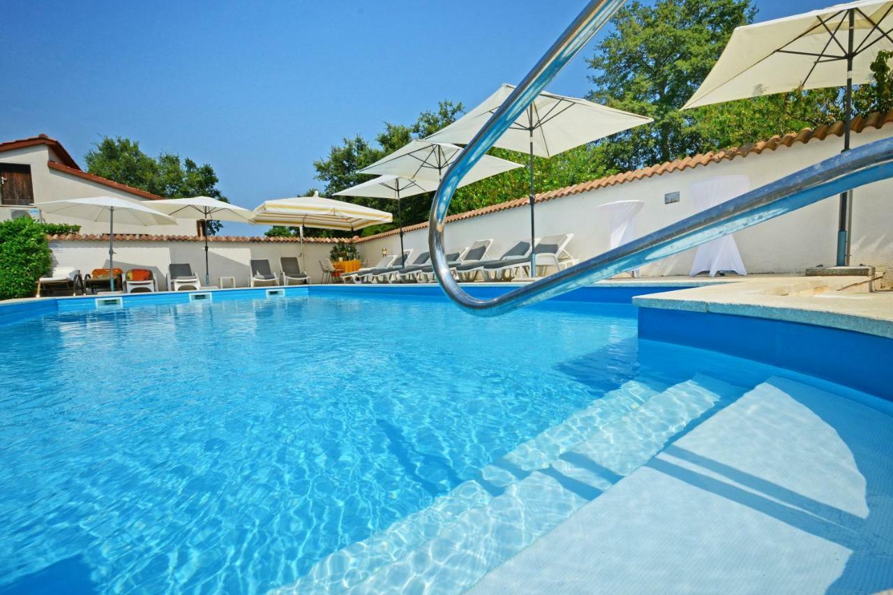 Apartments Pilic Rosini Екстер'єр фото