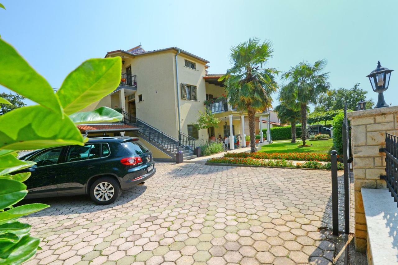 Apartments Pilic Rosini Екстер'єр фото