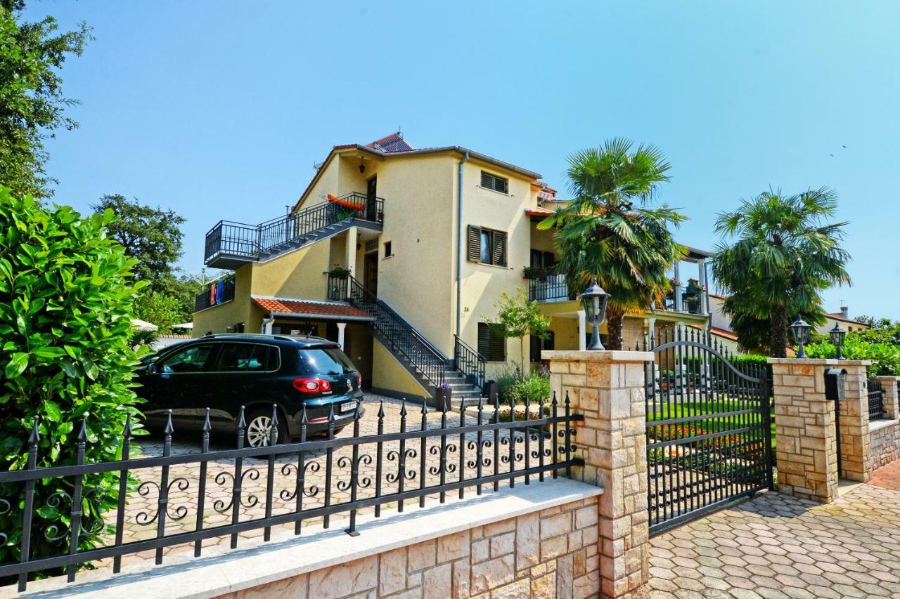 Apartments Pilic Rosini Екстер'єр фото