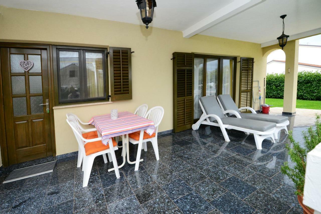 Apartments Pilic Rosini Екстер'єр фото