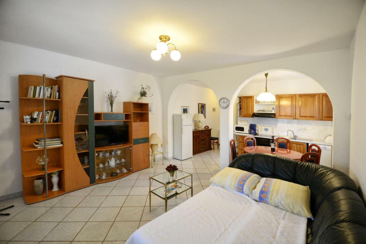 Apartments Pilic Rosini Екстер'єр фото